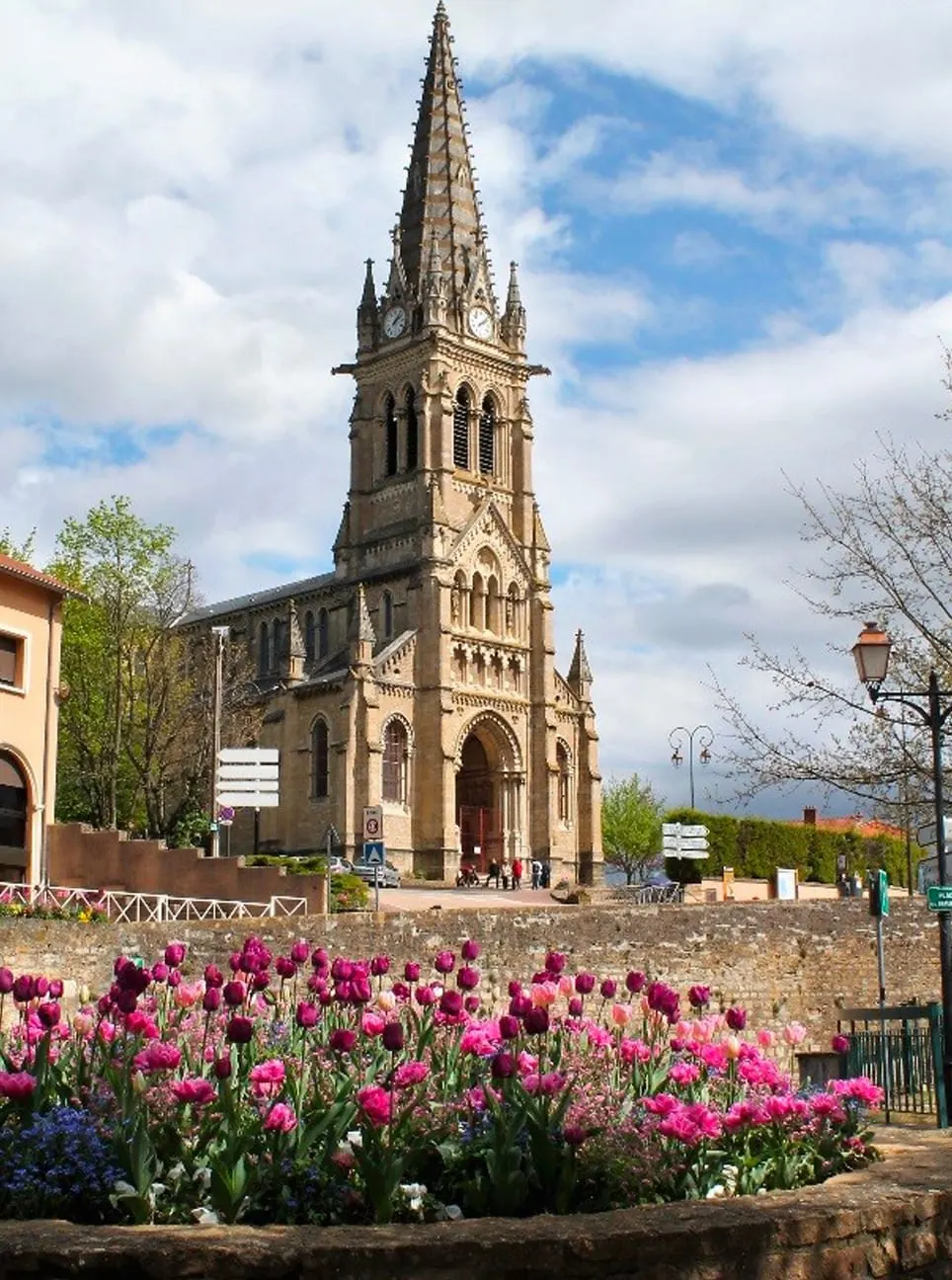 Le village de Saint-Cyr-au-Mont-d'Or en pierre dorée